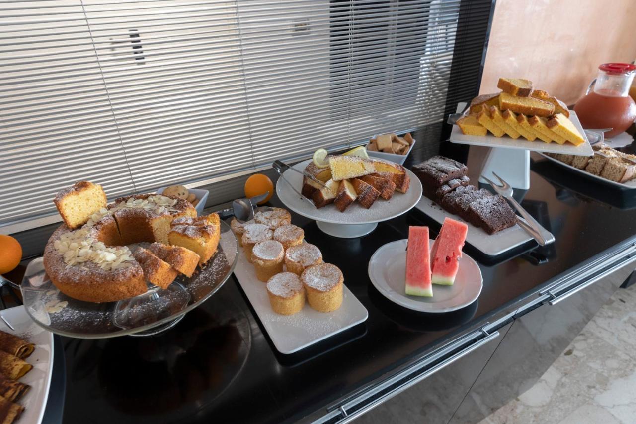 Hotel Derby Римини Екстериор снимка