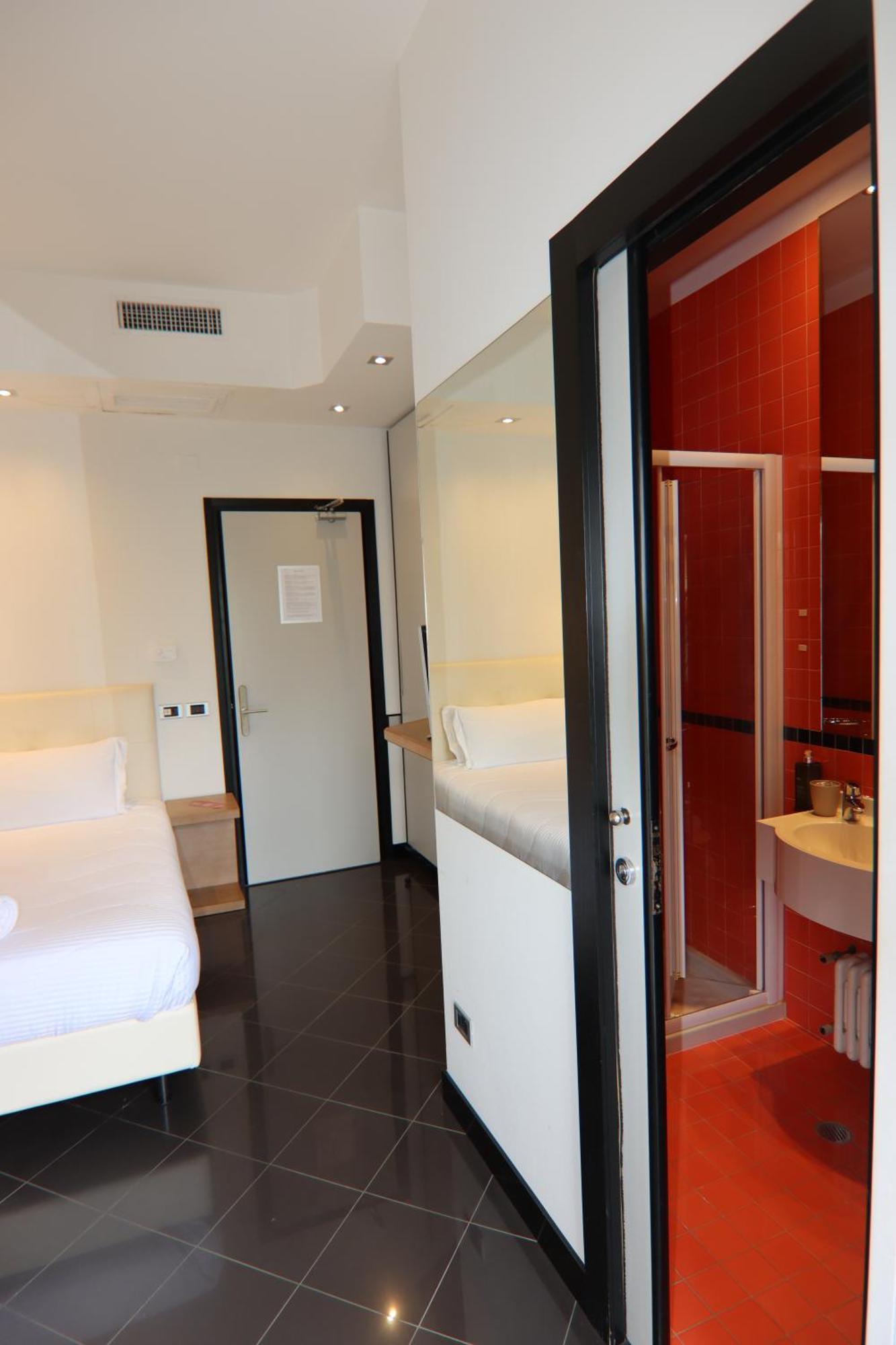 Hotel Derby Римини Екстериор снимка