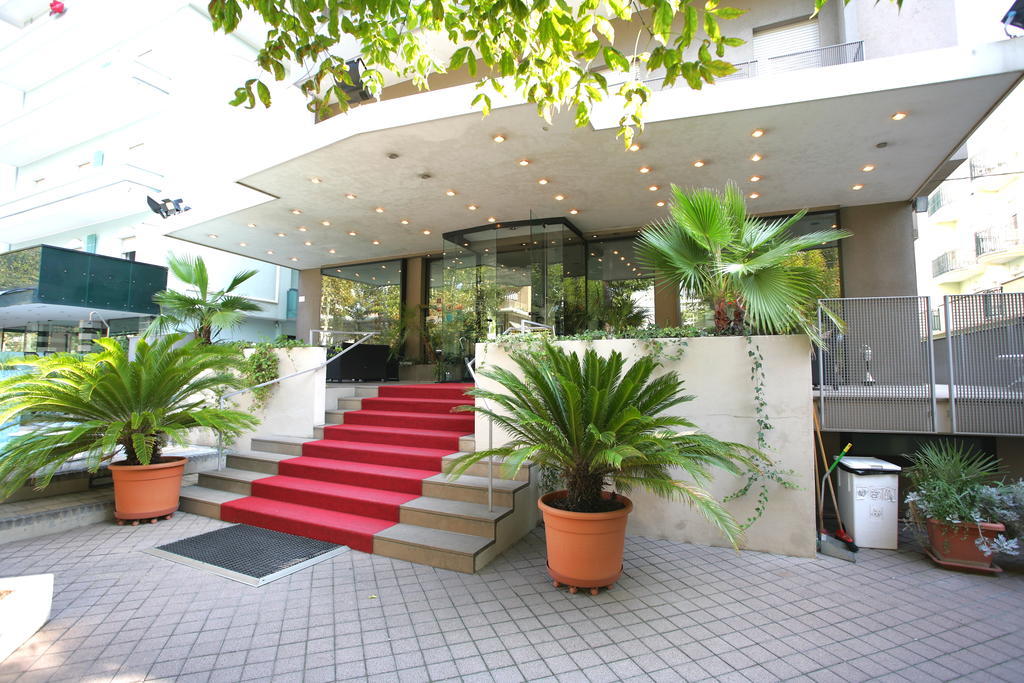 Hotel Derby Римини Екстериор снимка